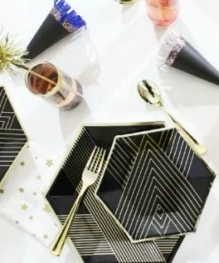 Harlow & Grey Noir Hexagon Large Plates Party Supplies